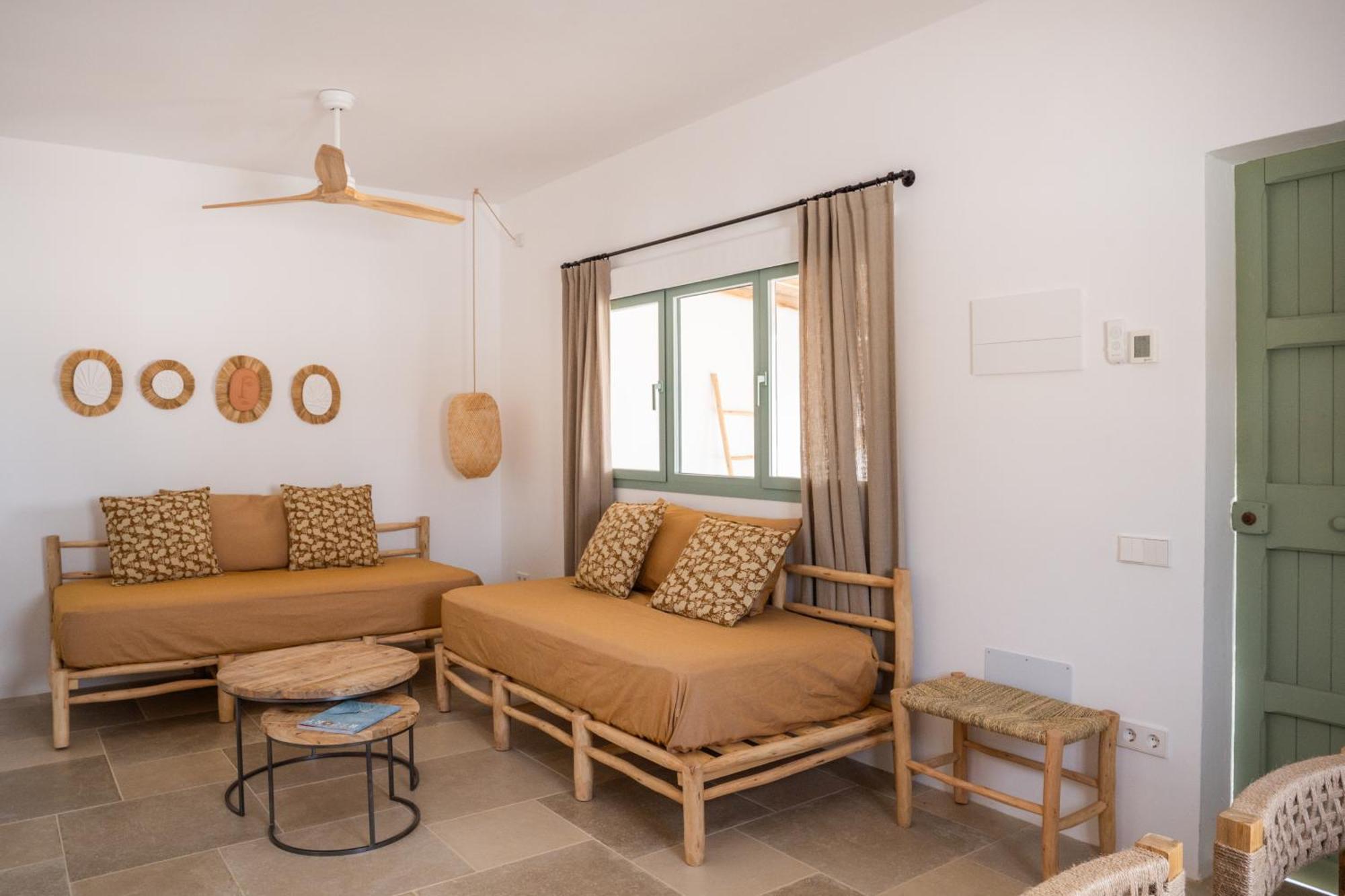 Apartamentos Punta Rasa Cala Saona Esterno foto